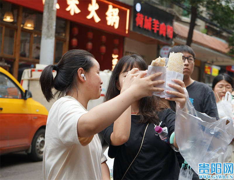 崩溃哥街头痛哭引发关注，澳门彩票背后的犯罪问题探讨