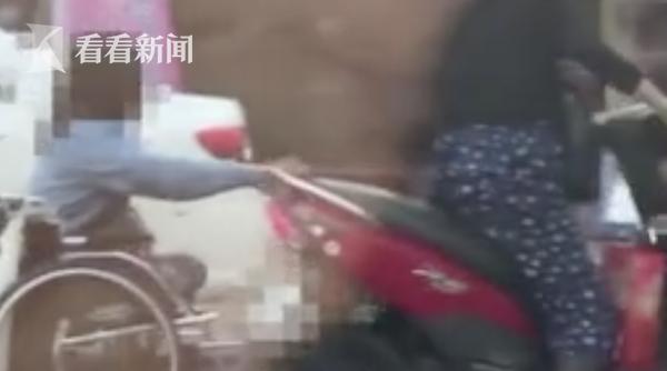 两岁女童独自骑车外出，妈妈惊慌失措——澳门彩票背后的惊险故事